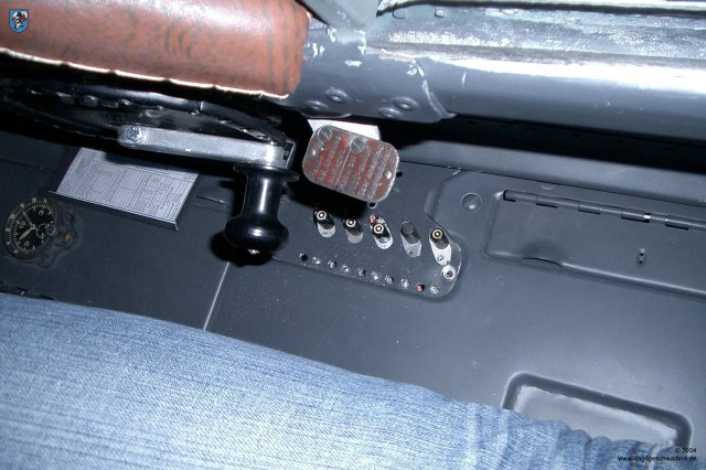 0054_Hannover_Laatzen_Focke-Wulf_Fw_190_A-8_Cockpit_Handkurbel_Sicherungen