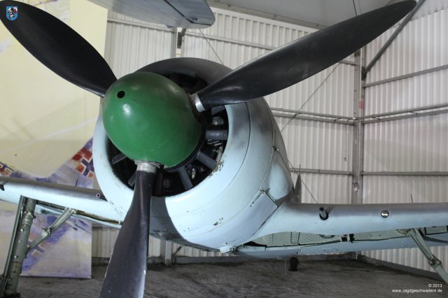0008_Paris_Le_Bourget_Focke-Wulf_Fw_190_A-8_Propeller_Spinner