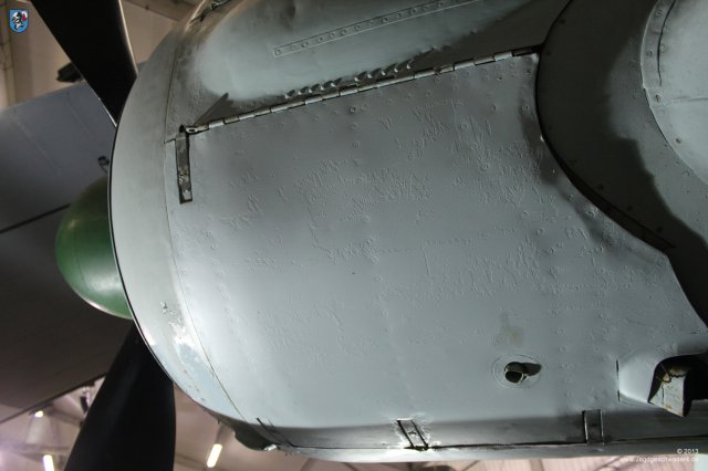 0014_Paris_Le_Bourget_Focke-Wulf_Fw_190_A-8_Motorverkleidung_links_unten