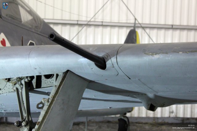 0016_Paris_Le_Bourget_Focke-Wulf_Fw_190_A-8_Fluegelkanone_20-mm
