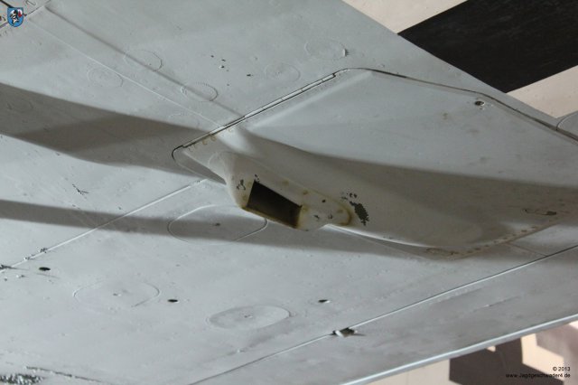 0018_Paris_Le_Bourget_Focke-Wulf_Fw_190_A-8_Huelsenauswurf_20-mm-Maschinenkanone