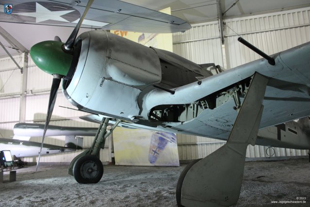 0025_Paris_Le_Bourget_Focke-Wulf_Fw_190_A-8_Ansicht_von_links_unten