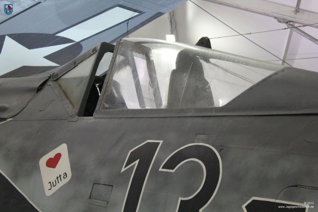 0039_Paris_Le_Bourget_Focke-Wulf_Fw_190_A-8_Plexiglashaube_Kopfschutzpanzer