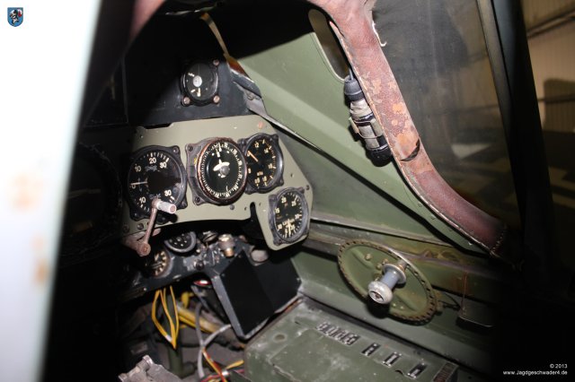 0040_Paris_Le_Bourget_Focke-Wulf_Fw_190_A-8_Cockpit_Instrumente