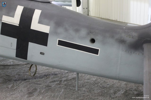 0057_Paris_Le_Bourget_Focke-Wulf_Fw_190_A-8_Aufbockrohr_und_Balken_der_zweiten_Gruppe
