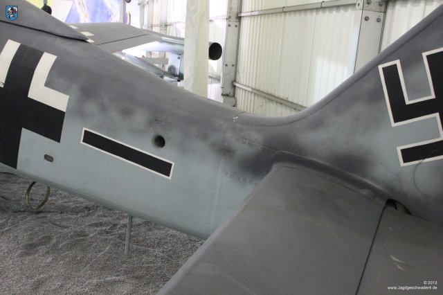 0061_Paris_Le_Bourget_Focke-Wulf_Fw_190_A-8_Aufbockrohr_und_Anbindung_Hoehenleitwerk