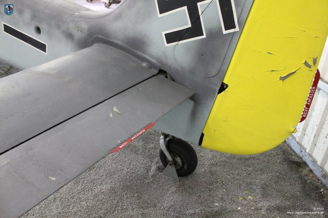 0065_Paris_Le_Bourget_Focke-Wulf_Fw_190_A-8_Hoehen-_und_Seitenruder_mit_Buegelkanten