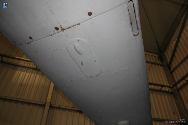 0076_Paris_Le_Bourget_Focke-Wulf_Fw_190_A-8_Deckel_fuer_Unterschale_und_Abdeckung_Geraetewanne