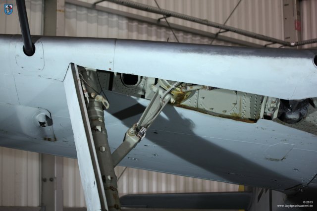 0083_Paris_Le_Bourget_Focke-Wulf_Fw_190_A-8_Knickstrebe_des_rechten_Fahrgestells