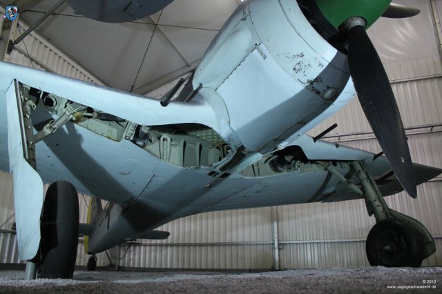 0085_Paris_Le_Bourget_Focke-Wulf_Fw_190_A-8_Fahrwerkschacht