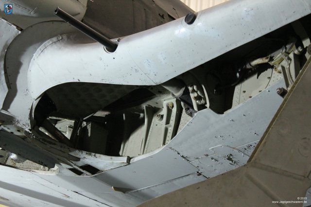 0091_Paris_Le_Bourget_Focke-Wulf_Fw_190_A-8_Fahrwerkschacht_links