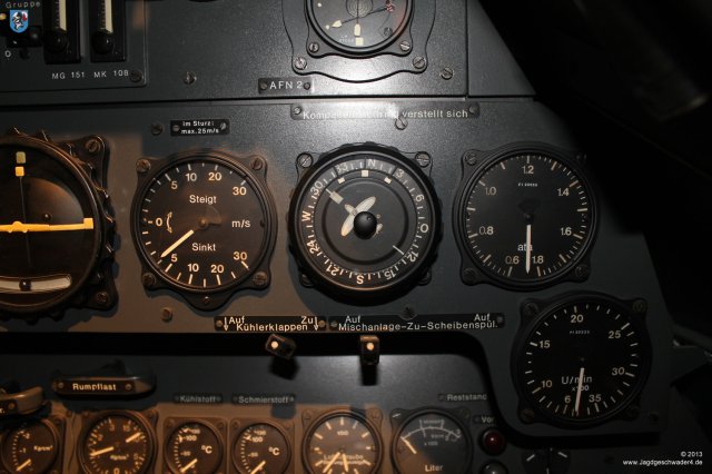 0012_Berlin_Focke-Wulf_Fw_190_Cockpit_Nachbau_Kompass