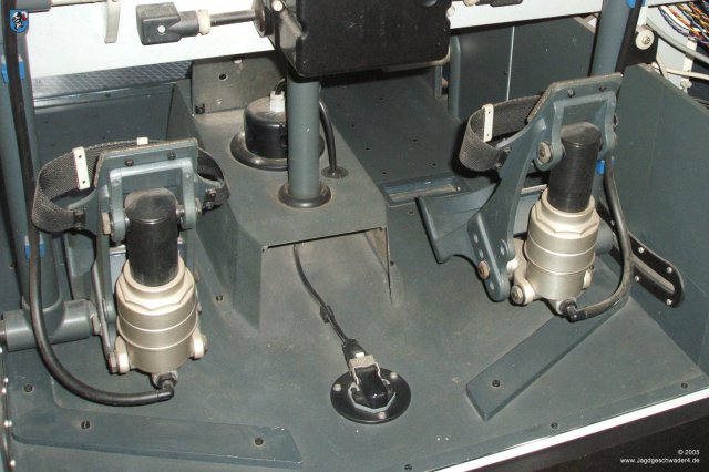 0015_Berlin_Focke-Wulf_Fw_190_Cockpit_Nachbau_Ruderpedale