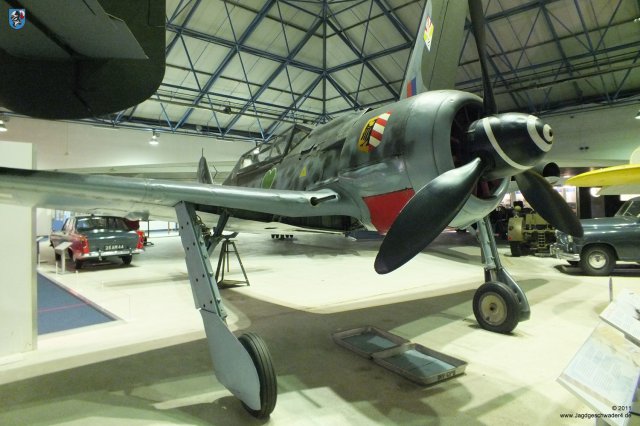 0001_London_Hendon_Focke-Wulf_Fw_190_S-8_Schulflugzeug
