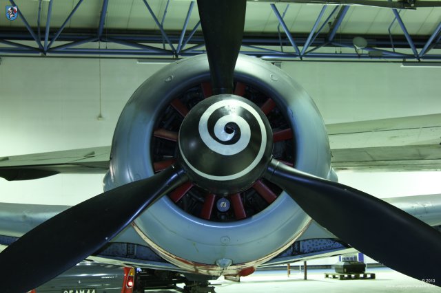0004_London_Hendon_Focke-Wulf_Fw_190_S-8_Motor-Lueftungsrad_Kuehlerpanzer_Behaelterpanzer