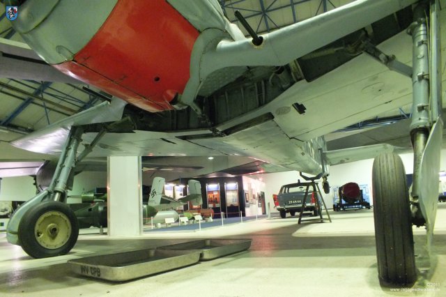 0010_London_Hendon_Focke-Wulf_Fw_190_S-8_Fahrwerk_Fahrwerkschacht