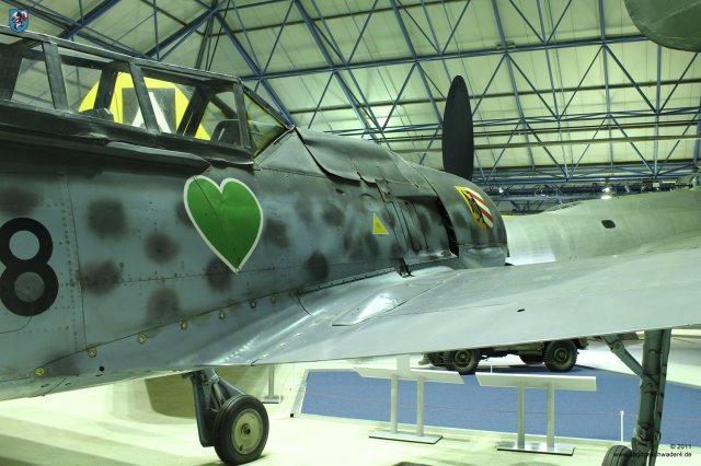 0017_London_Hendon_Focke-Wulf_Fw_190_S-8_Wartungsklappe_Triebwerkgeraete
