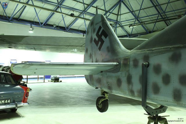 0024_London_Hendon_Focke-Wulf_Fw_190_S-8_Hoehenleitwerk_Seitenleitwerk_Horn_Antennenhalterung