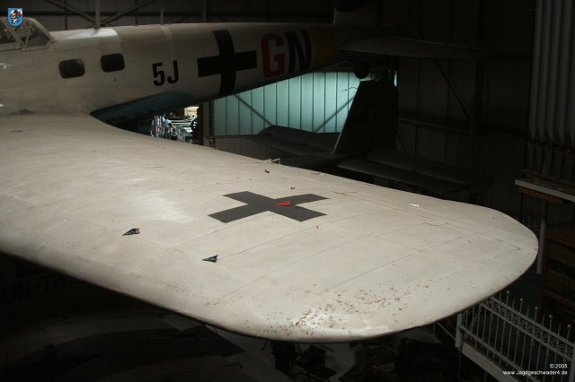 0007_Sinsheim_Heinkel_He_111_H-16_CASA_C-2_111b_Tragflaeche_Spitze