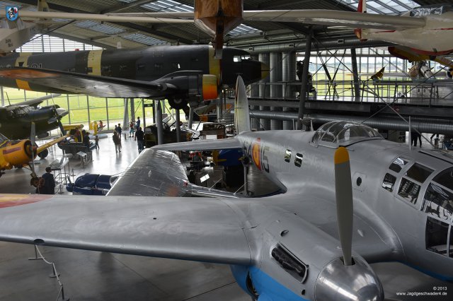 0005_Oberschleissheim_Heinkel_He_111_H-16_CASA_C-2_111b_Tragflaeche_Heck_Leitwerk