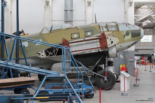 0002_Duxford_Heinkel_He_111_H-16_CASA_C-2_111b_Seitenansicht