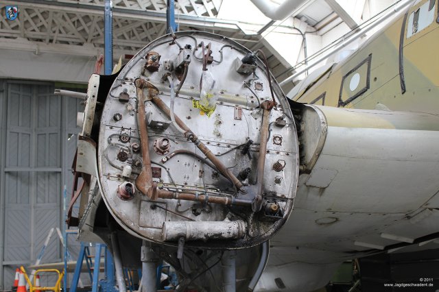 0013_Duxford_Heinkel_He_111_H-16_CASA_C-2_111b_Motortraeger