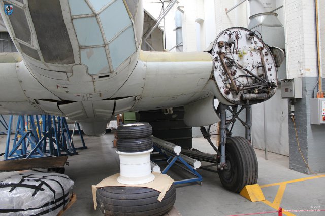 0015_Duxford_Heinkel_He_111_H-16_CASA_C-2_111b_Rumpfboden_Unterseite