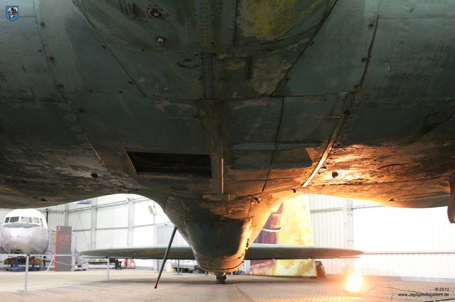 0010_Paris_Le-Bourget_Heinkel_He_111_H-16_CASA_C-2_111d_Bombenschacht_Klappen