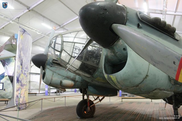 0025_Paris_Le-Bourget_Heinkel_He_111_H-16_CASA_C-2_111d_Triebwerke_Cockpit_Kanzel