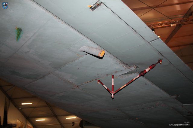 0034_Paris_Le-Bourget_Heinkel_He_111_H-16_CASA_C-2_111d_Querruder
