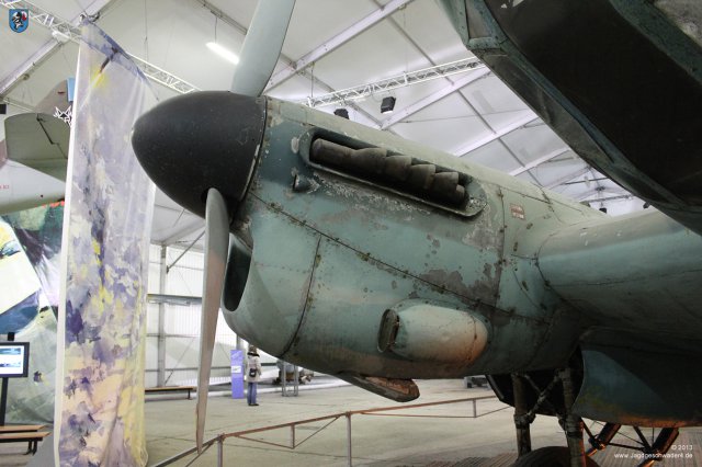 0043_Paris_Le-Bourget_Heinkel_He_111_H-16_CASA_C-2_111d_Flugzeugtriebwerk_Verkleidung_Rolls-Royce-Merlin