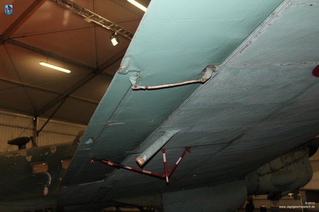 0053_Paris_Le-Bourget_Heinkel_He_111_H-16_CASA_C-2_111d_Querruder_Entlastungsruder_aussen_Trimmruder_innen