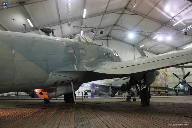 0055_Paris_Le-Bourget_Heinkel_He_111_H-16_CASA_C-2_111d_Ansicht_hinten_Bodenwanne_B-Stand