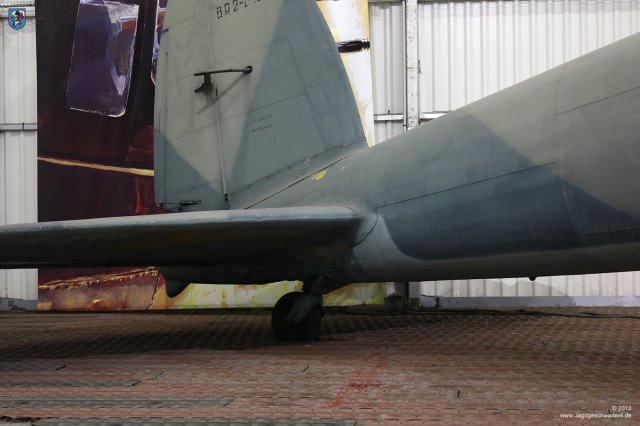 0079_Paris_Le-Bourget_Heinkel_He_111_H-16_CASA_C-2_111d_Heck_Spornrad_Leitwerke