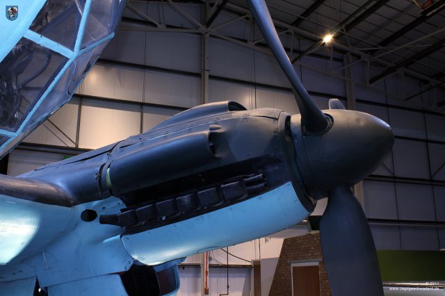 0003_London-Hendon_Heinkel_He_111_H-20_WNr_701152_Jumo_211_Flammendaempfer