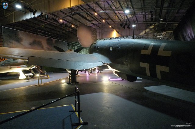 0038_London-Hendon_Heinkel_He_111_H-20_WNr_701152_Tragflaeche_Rumpf
