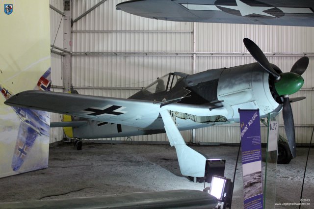 0032_Jagdflugzeug_Focke-Wulf_Fw_190_A-8_Wuerger_Paris_Le_Bourget