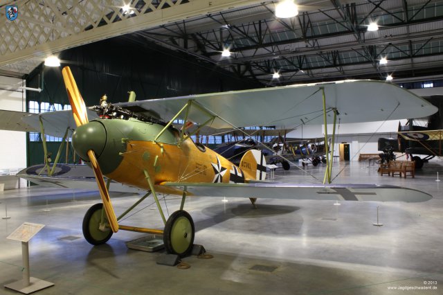0004_Jagdflugzeug_Albatros_D_Va_D-7343-17_Hendon