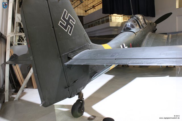 0007_London-Hendon_Junkers_Ju_87_G-2_Stuka_WNr_494083_Hoehenruder_Trimmklappe_Hilfsruder