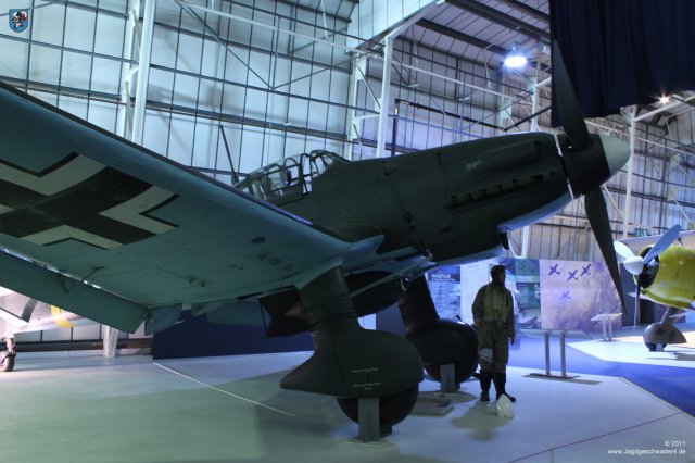 0020_London-Hendon_Junkers_Ju_87_G-2_Stuka_WNr_494083_Ansicht_vorne_rechts