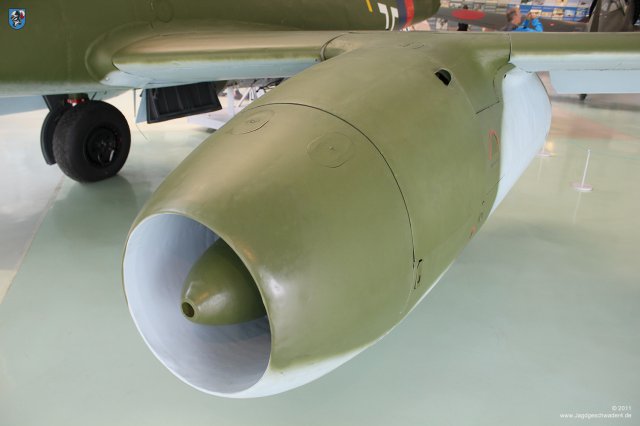0025_London-Hendon_Messerschmitt_Me_262_A-2a_WNr_112372_Triebwerk_Junkers_Jumo_004