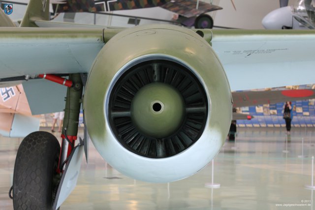 0026_London-Hendon_Messerschmitt_Me_262_A-2a_WNr_112372_Triebwerk_Einlass