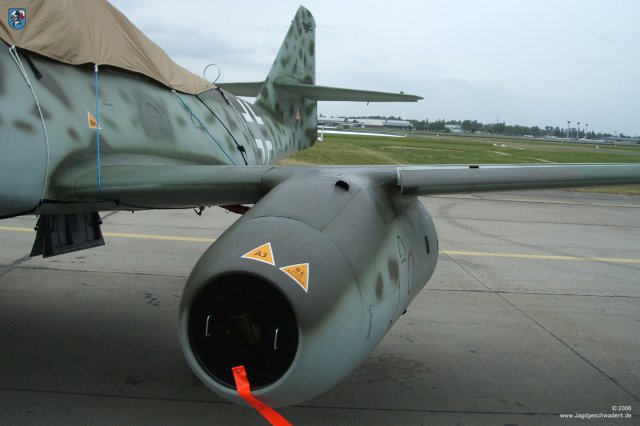 0012_ILA_Berlin_2006_Messerschmitt_Me_262_B-1a_WNr_501244_Triebwerk_Oeffnung