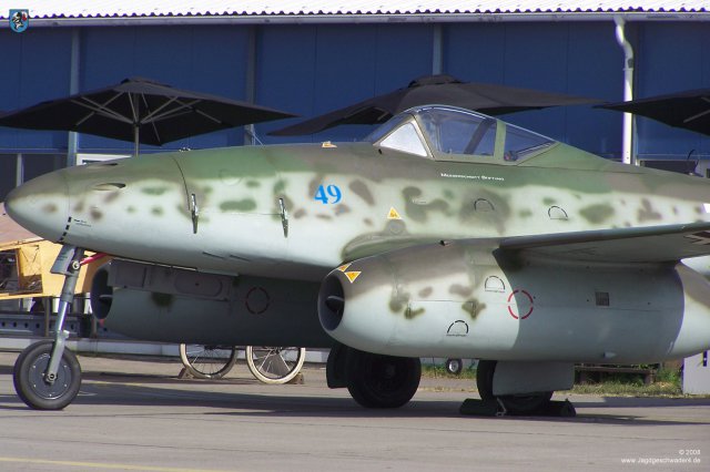 0001_ILA_Berlin_2008_Messerschmitt_Me_262_B-1a_WNr_501244_Ansicht_vorne_links