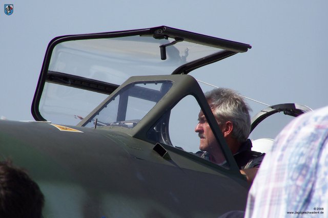 0015_ILA_Berlin_2008_Messerschmitt_Me_262_B-1a_WNr_501244_Cockpit_Flugzeugfuehrer