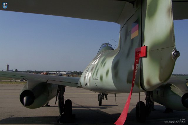 0016_ILA_Berlin_2008_Messerschmitt_Me_262_B-1a_WNr_501244_Seitenruder_Positionsleuchte