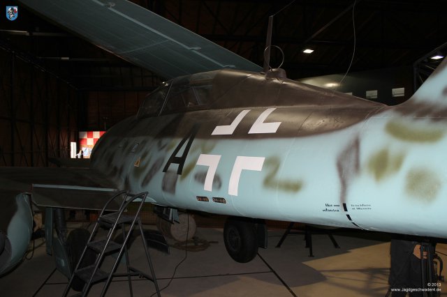 0027_Prag-Kbely_Me_262_B-1a_Avia_CS_92_Rumpfhinterteil_Balkenkreuz