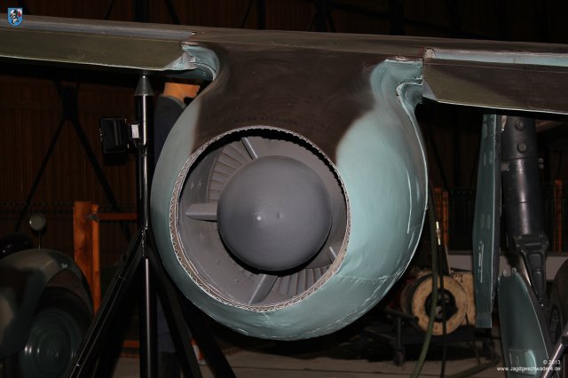 0032_Prag-Kbely_Me_262_B-1a_Avia_CS_92_Strahl_Triebwerk_Rueckseite_Jumo_004_B_1
