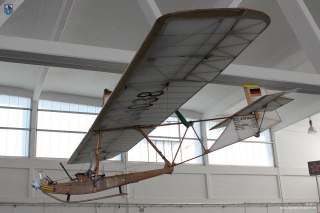 0008_Air_Fighter_Academy_Hangar_10_Heringsdorf_Usedom_Schulgleiter_SG38_D-1038