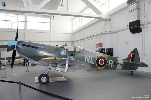 0021_Air_Fighter_Academy_Hangar_10_Heringsdorf_Usedom_Supermarine_Spitfire_Mk_IX_T9_D-FMKN
